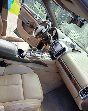 Porsche Cayenne cena 113160 przebieg: 136210, rok produkcji 2011 z Żerków małe 326